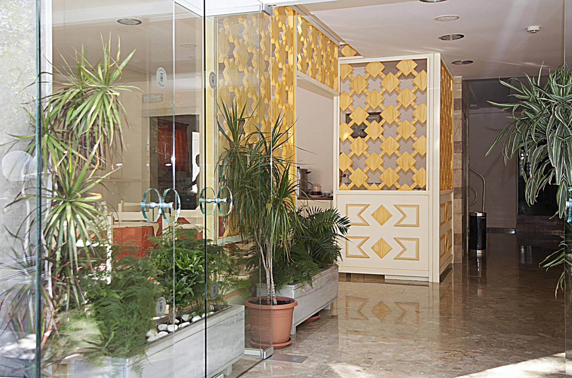 Theonia Hotel Koszalin Eksteriør bilde
